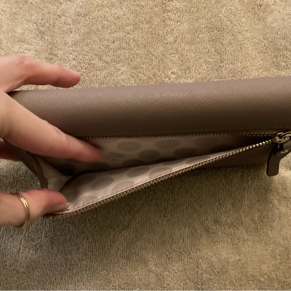 EUC Kate Spade New York Saffiano Leather iPhone Folio Wallet - Picture 8 of 12